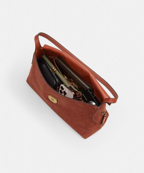 COACH（コーチ）の「チェルシー ショルダー バッグ 36（ショルダーバッグ・レディース・ブラウン系その他・ONE）」の6枚目の写真