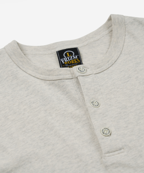 FRIZMWORKS(フリズムワークス)の「10S SOLID HENLEY NECK TEE _ OATMEAL(Tシャツ/カットソー・メンズ・その他・SMALL/MEDIUM/LARGE/X-LARGE)」の2枚目の写真