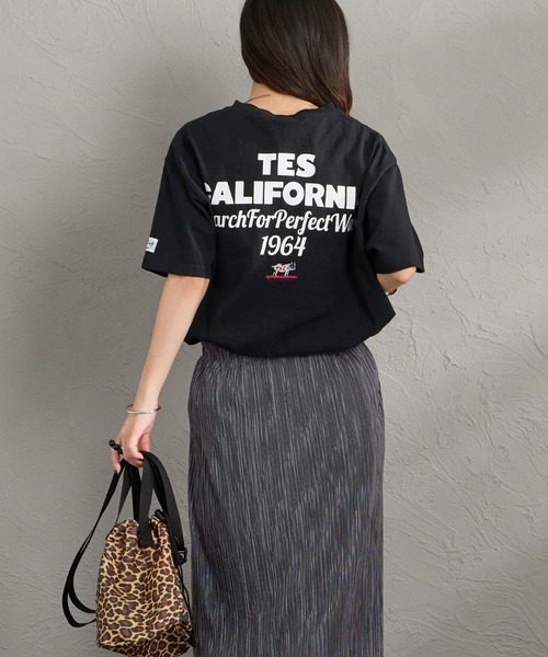 The Endless Summer（エンドレスサマー）の「[The Endless Summer/エンドレスサマー] 別注 バックロゴプリントTシャツ（Tシャツ/カットソー・レディース・ホワイト/ピンク/ブラック・S/M/L/XL）」の7枚目の写真