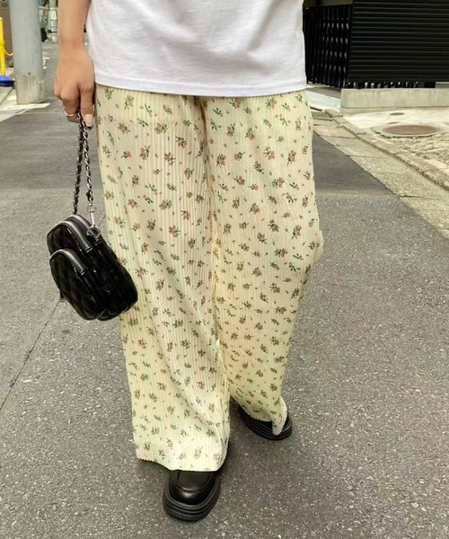 mebole（メボレ）の「フラワープリーツパンツ（その他パンツ・レディース・アイボリー/ブラック・FREE）」の17枚目の写真