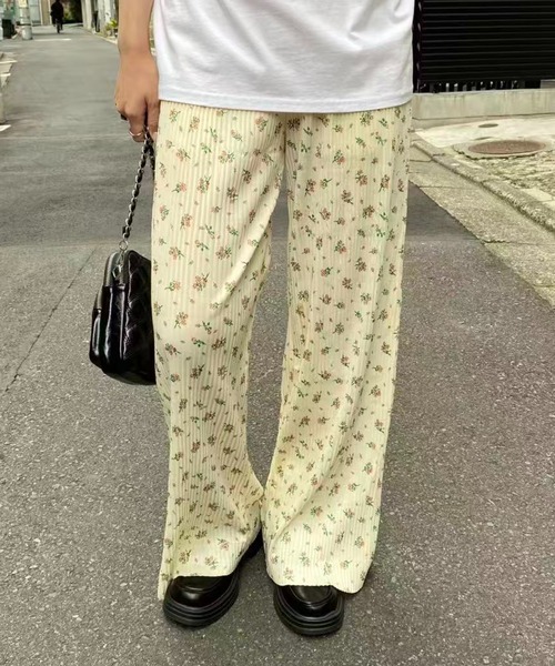 mebole（メボレ）の「フラワープリーツパンツ（その他パンツ・レディース・アイボリー/ブラック・FREE）」の15枚目の写真