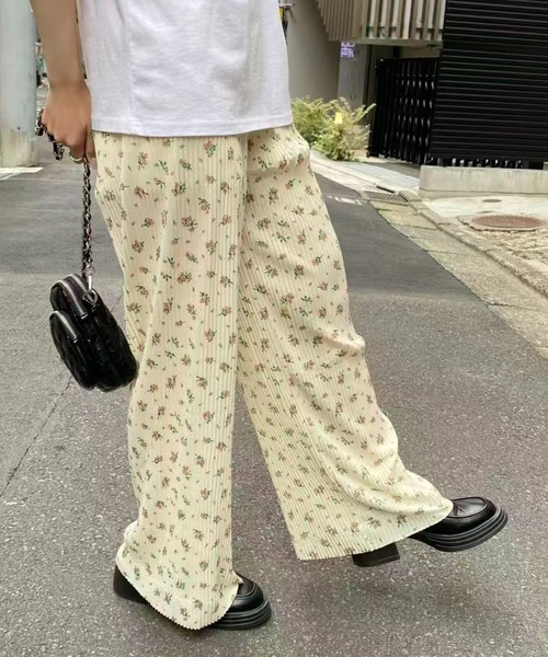 mebole（メボレ）の「フラワープリーツパンツ（その他パンツ・レディース・アイボリー/ブラック・FREE）」の14枚目の写真