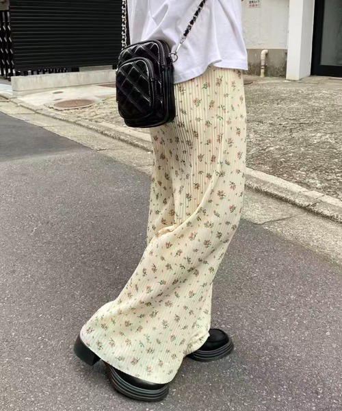 mebole（メボレ）の「フラワープリーツパンツ（その他パンツ・レディース・アイボリー/ブラック・FREE）」の11枚目の写真