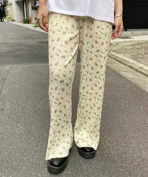 mebole（メボレ）の「フラワープリーツパンツ（その他パンツ・レディース・アイボリー/ブラック・FREE）」の10枚目の写真