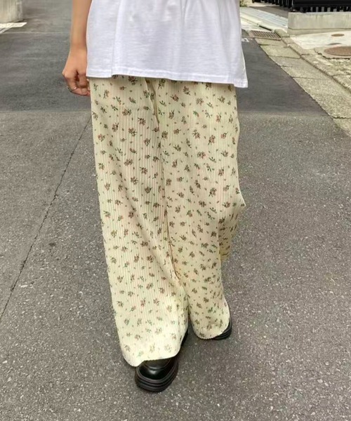 mebole（メボレ）の「フラワープリーツパンツ（その他パンツ・レディース・アイボリー/ブラック・FREE）」の13枚目の写真