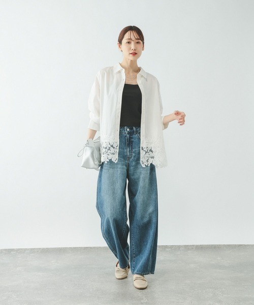 GLOBAL WORK（グローバルワーク）の「切り替えレースシャツ/637916（シャツ/ブラウス・レディース・ホワイト/ライトブルー・SHORT/REGULAR）」の3枚目の写真