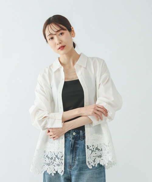 GLOBAL WORK（グローバルワーク）の「切り替えレースシャツ/637916（シャツ/ブラウス・レディース・ホワイト/ライトブルー・SHORT/REGULAR）」の6枚目の写真
