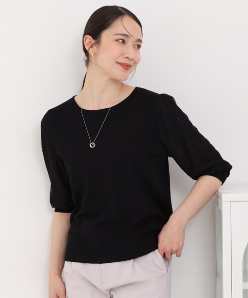 SHOO・LA・RUE（シューラルー）の「【洗濯機可/S-LL】華やかレース5分袖ニット（ニット/セーター・レディース・サックスブルー/ブラック/アイボリー・03/02/01/04）」の8枚目の写真