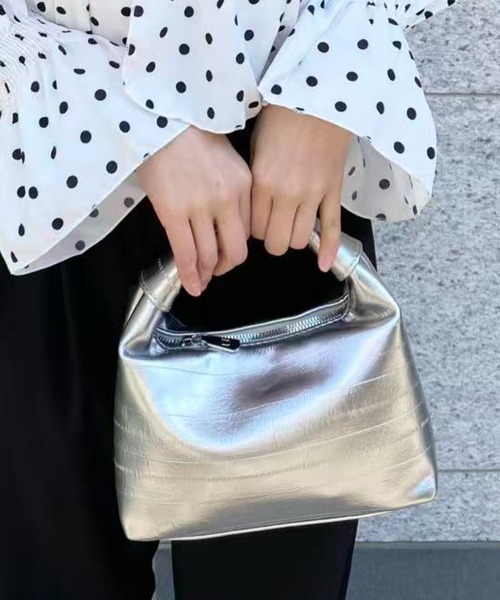 mebole（メボレ）の「ワンハンドルショルダーハンドバッグ（ショルダーバッグ・レディース・ホワイト/ブラック/シルバー・FREE）」の11枚目の写真