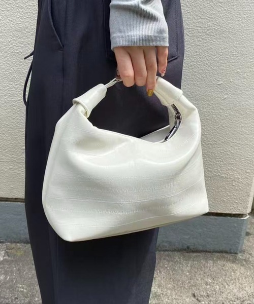 mebole（メボレ）の「ワンハンドルショルダーハンドバッグ（ショルダーバッグ・レディース・ホワイト/ブラック/シルバー・FREE）」の19枚目の写真