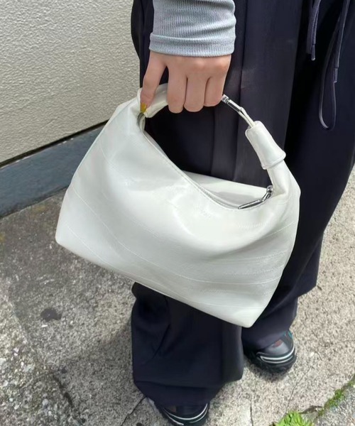 mebole（メボレ）の「ワンハンドルショルダーハンドバッグ（ショルダーバッグ・レディース・ホワイト/ブラック/シルバー・FREE）」の22枚目の写真