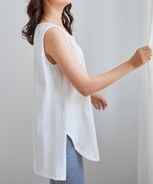 Lips（リップス）の「レイヤードで差がつく！着回し力抜群のロング丈タンクトップ（タンクトップ・レディース・ホワイト/ブラック・FREE）」の6枚目の写真