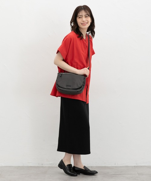 GLACIER（グラシア）の「【非フッ素撥水加工】多収納フラップショルダー（ショルダーバッグ・レディース・ブラック/アイボリー/スミクロ・FREE）」の8枚目の写真