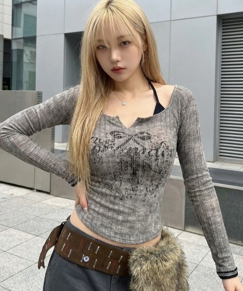 .KOM(ドットコム)の「A'GEM/9 × .kom 『.KOM/ドットケーオーエム』ヴィンテージレイヤードリブトップス(Tシャツ/カットソー・レディース・グレー/ブラック・M)」の2枚目の写真