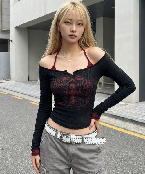 .KOM(ドットコム)の「A'GEM/9 × .kom 『.KOM/ドットケーオーエム』ヴィンテージレイヤードリブトップス(Tシャツ/カットソー・レディース・グレー/ブラック・M)」の3枚目の写真