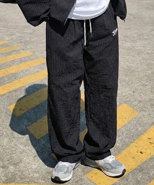 Dalfwin（ダールフィン）の「韓国ファッション 【セットアップ可能】aosロゴナイロンワイドパンツ（その他パンツ・レディース・ブラック/パープル/キャメル/ライトベージュ・FREE）」の5枚目の写真