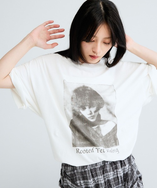 JEANASIS(ジーナシス)の「vintage nostalgic graphic print TEE/683775(Tシャツ/カットソー・レディース・ホワイト系その他/ブラック系その他/イエロー系その他・MEDIUM/LARGE)」の2枚目の写真