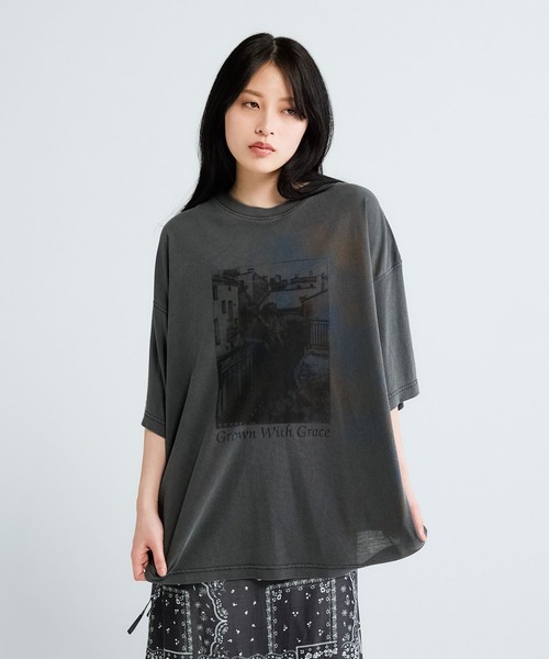 JEANASIS(ジーナシス)の「vintage nostalgic graphic print TEE/683775(Tシャツ/カットソー・レディース・ホワイト系その他/ブラック系その他/イエロー系その他・MEDIUM/LARGE)」の1枚目の写真