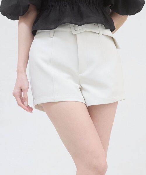 MAJESTIC LEGON(マジェスティックレゴン)の「ベルトセットハイウエストショートパンツ(その他パンツ・レディース・アイボリー/ブラック/グレー/ホワイト系その他2・MEDIUM)」の19枚目の写真