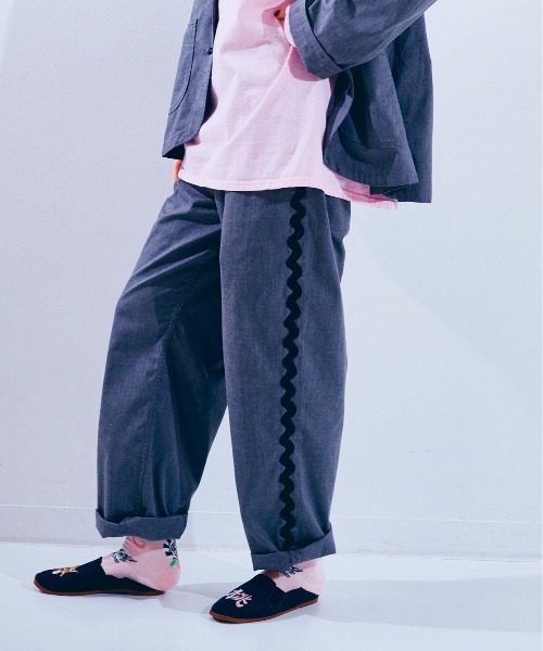 RNA(アールエヌエー)の「R4406 PINKMOTEL ウェーブテープパンツ(その他パンツ・レディース・ワンウォッシュ/グレー・MEDIUM)」の2枚目の写真