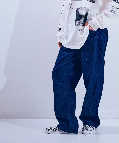 RNA(アールエヌエー)の「R4406 PINKMOTEL ウェーブテープパンツ(その他パンツ・レディース・ワンウォッシュ/グレー・MEDIUM)」の1枚目の写真