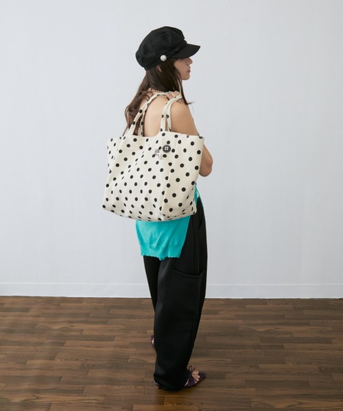Rohwel(ローウェル)の「Oversized Dot Tote Bag / オーバーサイズドットトートバッグ(トートバッグ・レディース・ホワイト/ブラック・FREE)」の14枚目の写真