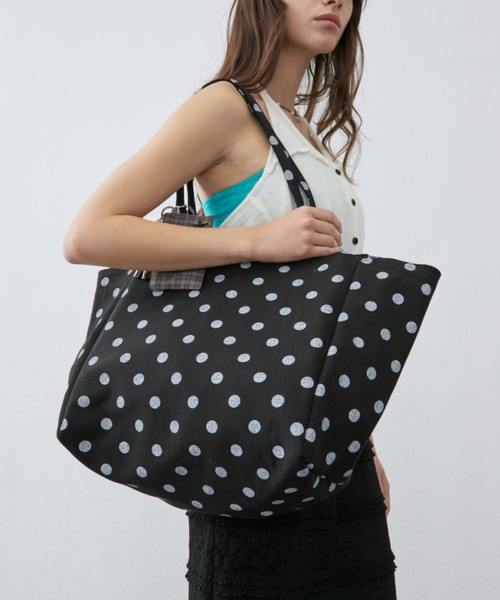 Rohwel(ローウェル)の「Oversized Dot Tote Bag / オーバーサイズドットトートバッグ(トートバッグ・レディース・ホワイト/ブラック・FREE)」の6枚目の写真