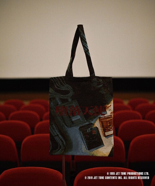 ADAM ET ROPE'（アダムエロペ）の「【天使の涙 × 10Culture for ADAM ET ROPE'】Fallen Angels TOTE BAG（トートバッグ・メンズ・ブラック・FREE）」の2枚目の写真