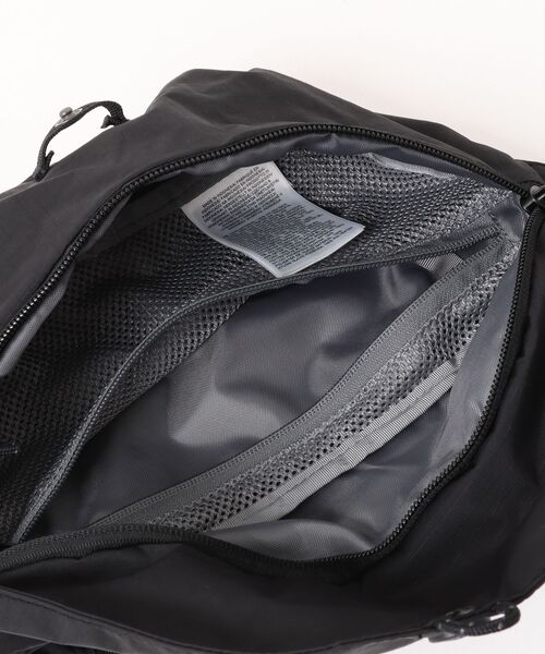 THE NORTH FACE(ザノースフェイス)の「【THE NORTH FACE】GLEN CANYON LUMBAR PACK NF0A8EEU(ボディバッグ/ウエストポーチ・メンズ・ブラック・FREE)」の4枚目の写真