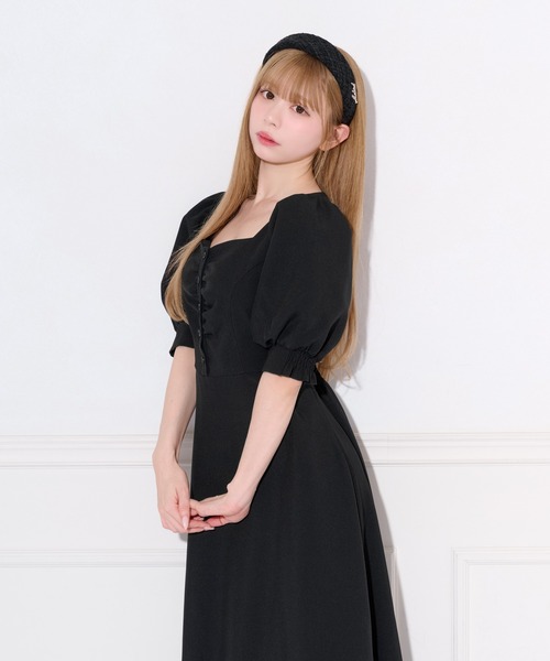 apres jour(アプレジュール)の「パフスリーブティアードワンピース(ワンピース・レディース・ブラック/ブラック系その他/グレー系その他・フリー/X-LARGE)」の6枚目の写真