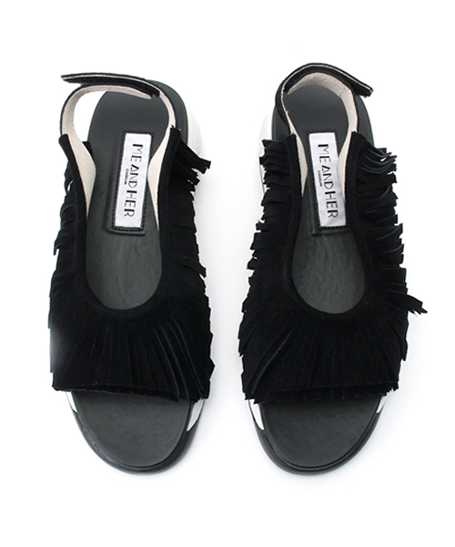 A part by（アパートバイ）の「ME&HERフリンジサンダル 708038（サンダル・レディース・オフホワイト/ブラック・23.5cm/24.5cm）」の10枚目の写真