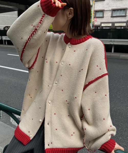 WILLFULLY(ウィルフリー)の「long heart dot jacquard reversible knit cardigan(ニット/セーター・レディース・タン/ホワイト系その他/レッド系その他/グレー×ピンク・FREE)」の4枚目の写真