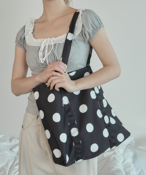 Birthday room(バースデイルーム)の「ポルカドットビックトート/Polka-dot Large Tote Bag(トートバッグ・レディース・ブラック/ホワイト・FREE)」の1枚目の写真