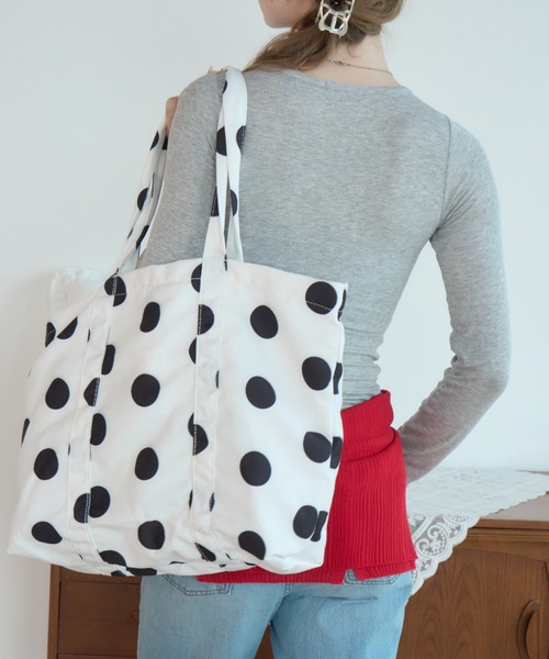 Birthday room(バースデイルーム)の「ポルカドットビックトート/Polka-dot Large Tote Bag(トートバッグ・レディース・ブラック/ホワイト・FREE)」の7枚目の写真