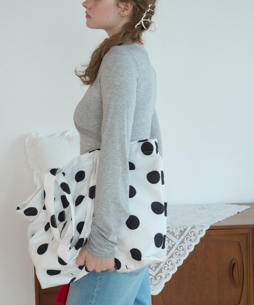 Birthday room(バースデイルーム)の「ポルカドットビックトート/Polka-dot Large Tote Bag(トートバッグ・レディース・ブラック/ホワイト・FREE)」の8枚目の写真