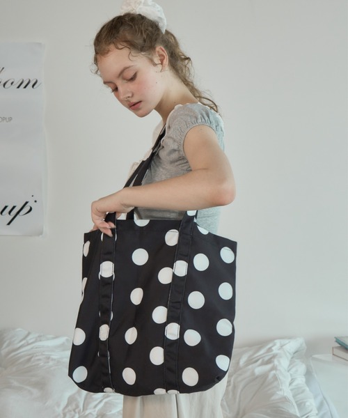 Birthday room(バースデイルーム)の「ポルカドットビックトート/Polka-dot Large Tote Bag(トートバッグ・レディース・ブラック/ホワイト・FREE)」の15枚目の写真