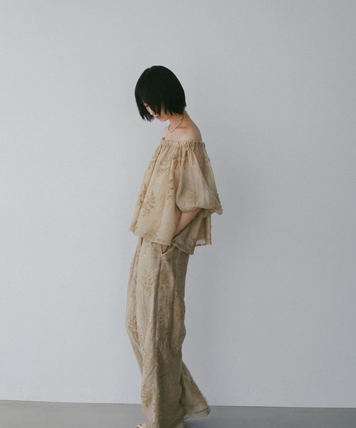 A part by(アパートバイ)の「フラワーシシュウパンツ(その他パンツ・レディース・ベージュ/ブラック・FREE)」の15枚目の写真