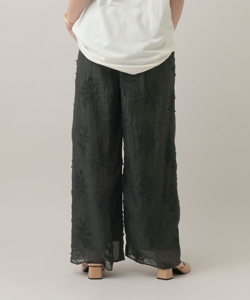 A part by(アパートバイ)の「フラワーシシュウパンツ(その他パンツ・レディース・ベージュ/ブラック・FREE)」の11枚目の写真