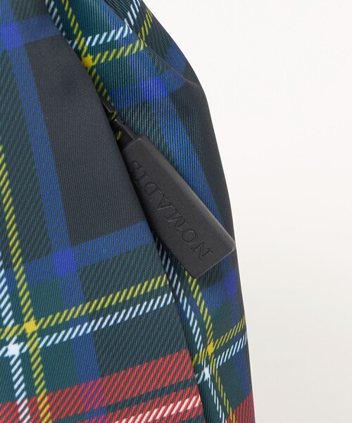 UNITED ARROWS(ユナイテッドアローズ)の「<NOMADIS>BOWERY PURSE バッグ(ショルダーバッグ・レディース・ブラック/ケリーグリーン・FREE)」の12枚目の写真