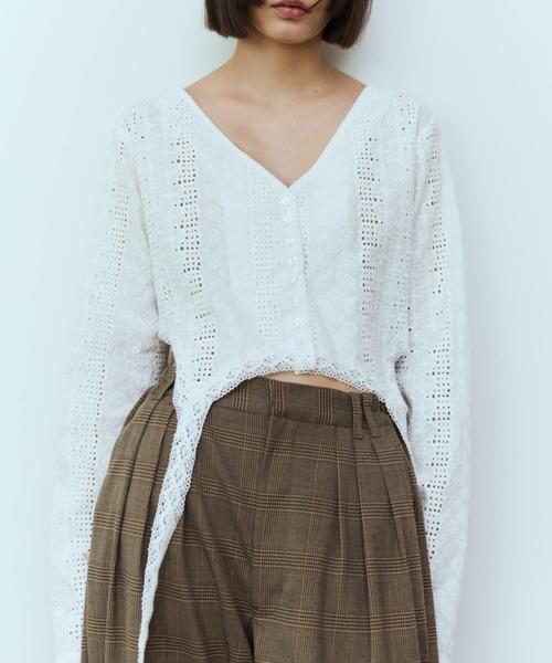 flaeu（フラユ）の「2WAY Lace Garter Blouse（シャツ/ブラウス・レディース・ブラック/ホワイト・FREE）」の3枚目の写真