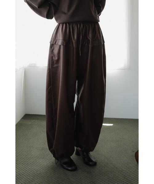 tento(テント)の「Vegan Leather Wide-Leg Pants(その他パンツ・レディース・ブラック/ボルドー/ブラウン・38/36)」の1枚目の写真