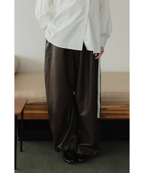 tento(テント)の「Vegan Leather Wide-Leg Pants(その他パンツ・レディース・ブラック/ボルドー/ブラウン・38/36)」の9枚目の写真