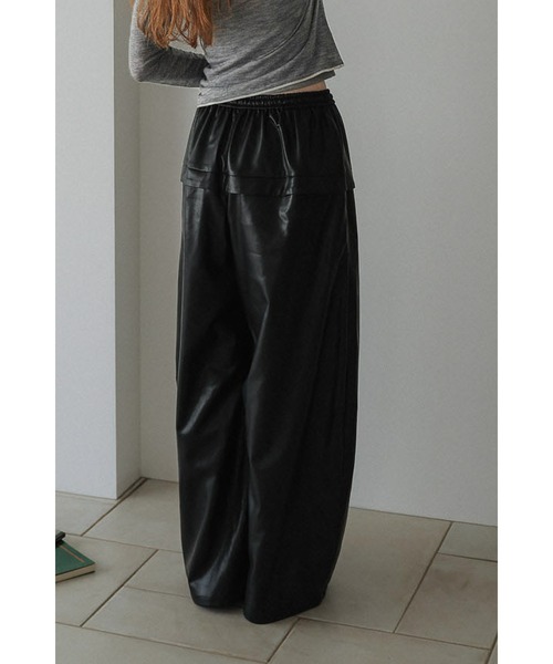 tento(テント)の「Vegan Leather Wide-Leg Pants(その他パンツ・レディース・ブラック/ボルドー/ブラウン・38/36)」の13枚目の写真