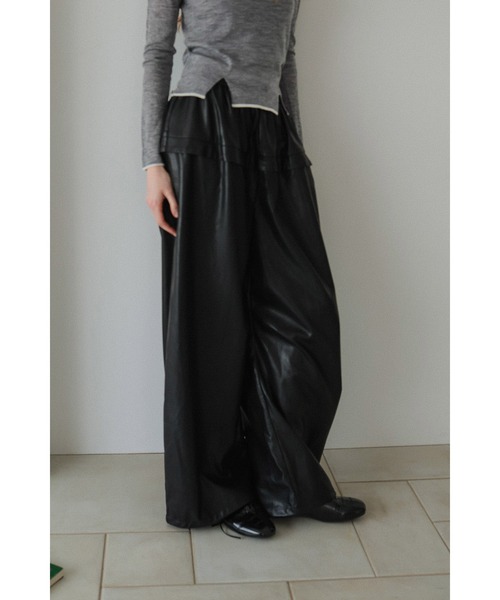 tento(テント)の「Vegan Leather Wide-Leg Pants(その他パンツ・レディース・ブラック/ボルドー/ブラウン・38/36)」の12枚目の写真