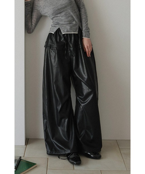 tento(テント)の「Vegan Leather Wide-Leg Pants(その他パンツ・レディース・ブラック/ボルドー/ブラウン・38/36)」の11枚目の写真