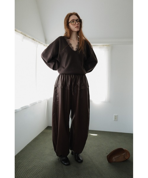 tento(テント)の「Vegan Leather Wide-Leg Pants(その他パンツ・レディース・ブラック/ボルドー/ブラウン・38/36)」の14枚目の写真