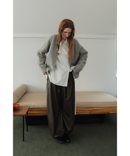 tento(テント)の「Vegan Leather Wide-Leg Pants(その他パンツ・レディース・ブラック/ボルドー/ブラウン・38/36)」の20枚目の写真