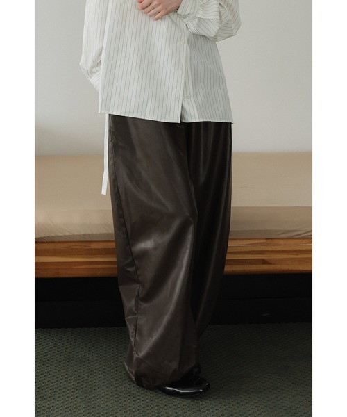 tento(テント)の「Vegan Leather Wide-Leg Pants(その他パンツ・レディース・ブラック/ボルドー/ブラウン・38/36)」の10枚目の写真