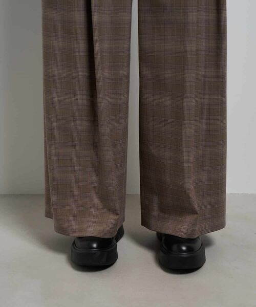 LANVIN en Bleu(ランバンオンブルー)の「ウールトロピカルタックワイドパンツ(その他パンツ・レディース・ベージュ/ブラウン/チャコールグレー・36/38)」の12枚目の写真