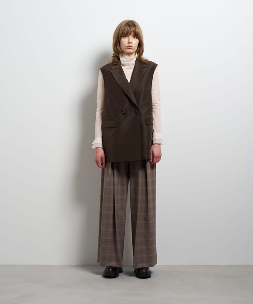LANVIN en Bleu(ランバンオンブルー)の「ウールトロピカルタックワイドパンツ(その他パンツ・レディース・ベージュ/ブラウン/チャコールグレー・36/38)」の13枚目の写真